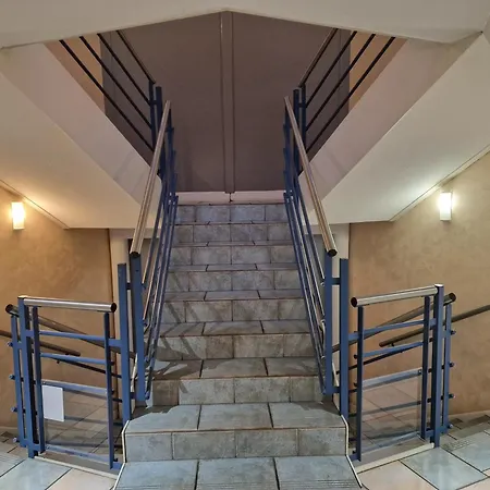 Comfortable Duplex En Securisee Proche Metro Appartement